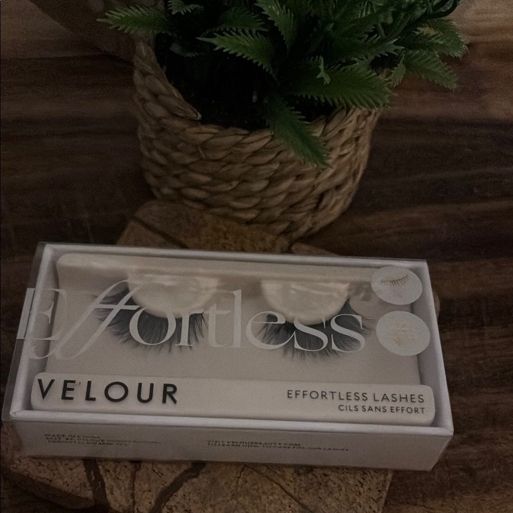 Velour Effortless Collection Lashes